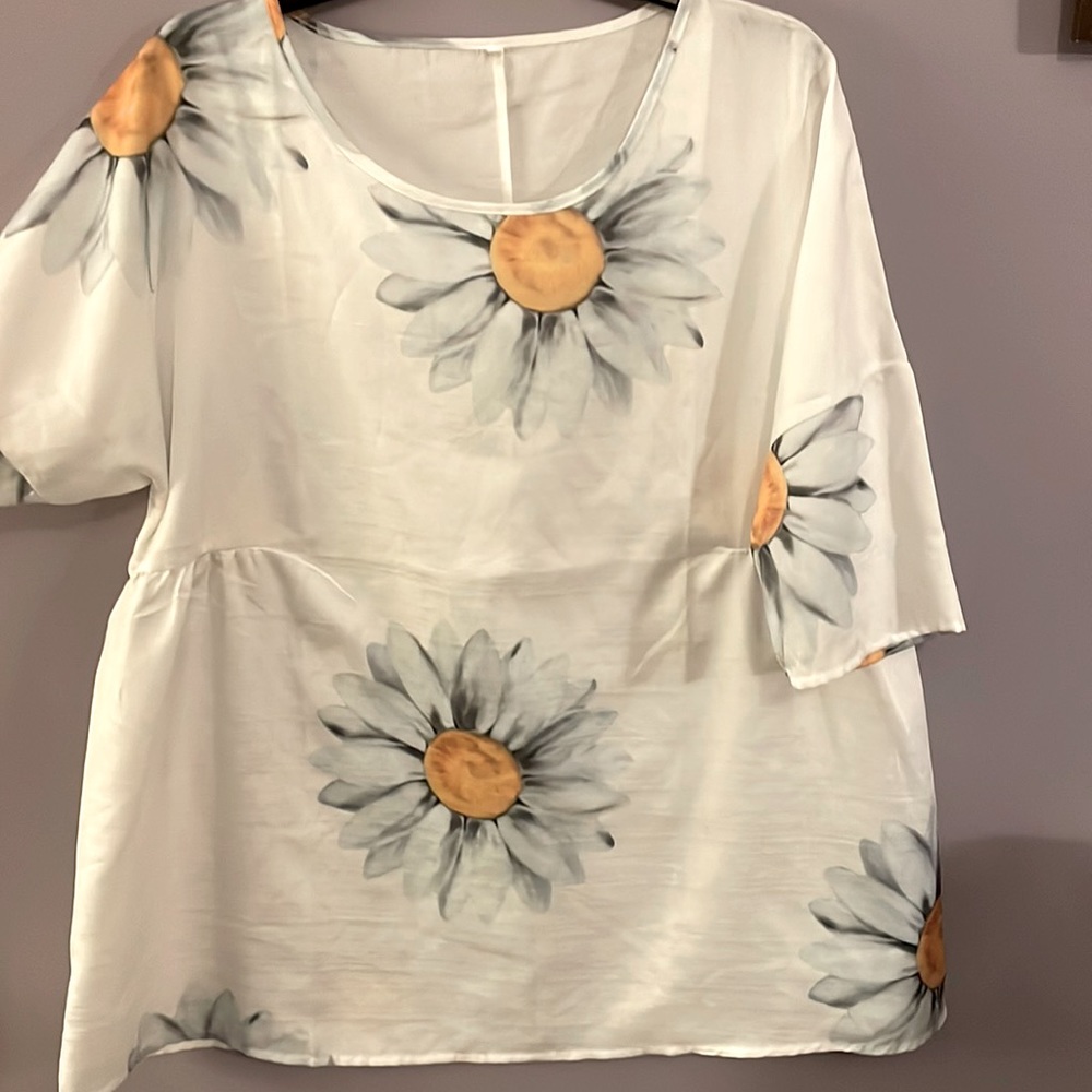 Daisy Blouse size XL